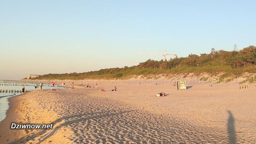 Ostatni upalny weekend nad morzem: puste plaże, niskie ceny i słońce